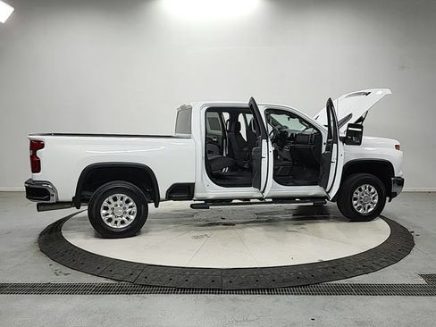 Used 2025 Chevrolet Silverado 2500 LT AWD/4WD image 16