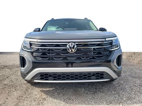 New 2026 Volkswagen Atlas Peak Edition AWD/4WD image 3
