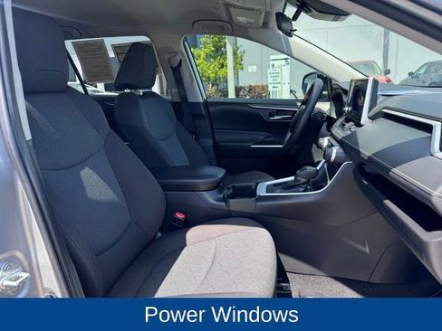 Used 2024 Toyota RAV4 XLE FWD image 20