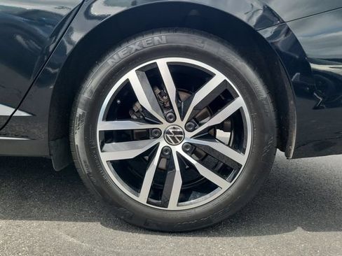Used 2025 Volkswagen Jetta SE FWD image 7