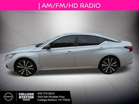 Certified 2021 Nissan Altima 2.5 SR w/ SR Premium Package image 7