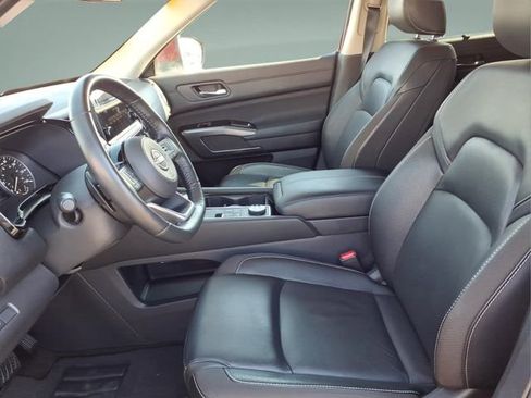 Used 2024 Nissan Pathfinder SL w/ Cargo Package AWD/4WD image 14