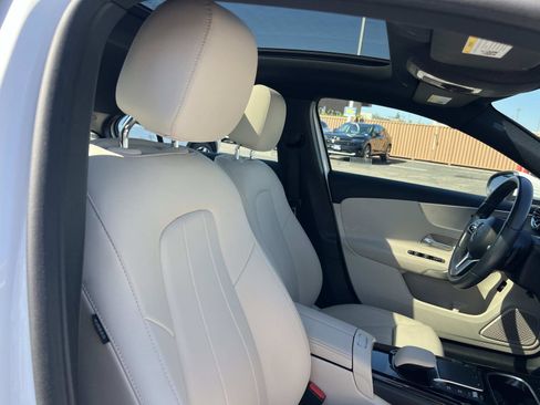 Used 2022 Mercedes-Benz A 220 A 220 image 31