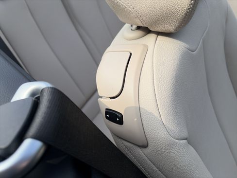 Used 2020 BMW 230i Convertible RWD image 25