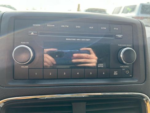 Used 2013 Dodge Grand Caravan SXT image 21