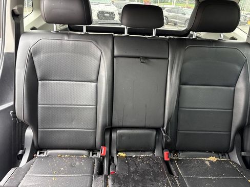 Used 2021 Volkswagen Tiguan SE w/ Panoramic Sunroof Package AWD/4WD image 9