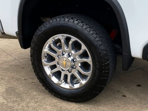 Used 2025 Chevrolet Silverado 2500 LTZ w/ LTZ Premium Package image 8