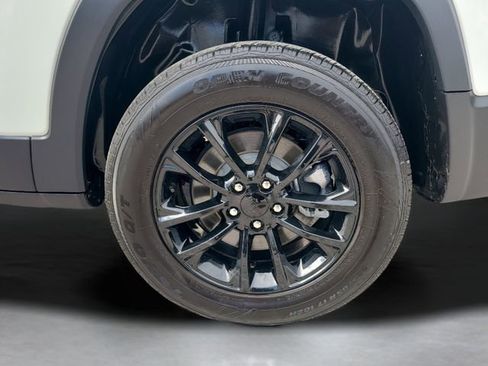 Used 2023 Jeep Cherokee Altitude Lux AWD/4WD image 12