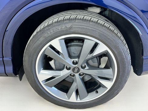 Used 2022 Audi Q4 e-tron Premium image 31