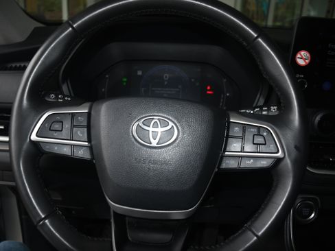 Certified 2025 Toyota Grand Highlander FWD image 12