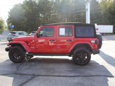 Used 2020 Jeep Wrangler Unlimited Sahara image 9