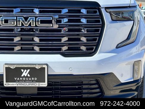 New 2026 GMC Acadia Denali Ultimate w/ LPO, Floor Liner Package AWD/4WD image 8