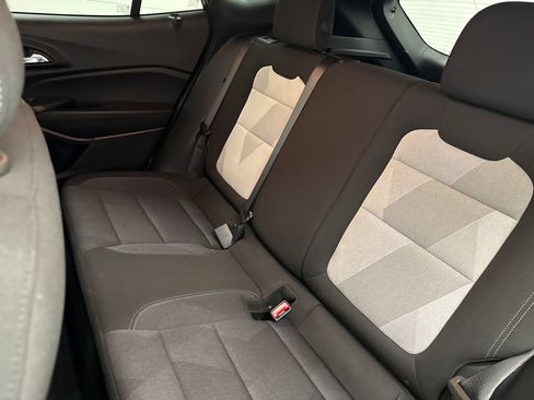 Used 2024 Chevrolet Trax RS FWD image 21