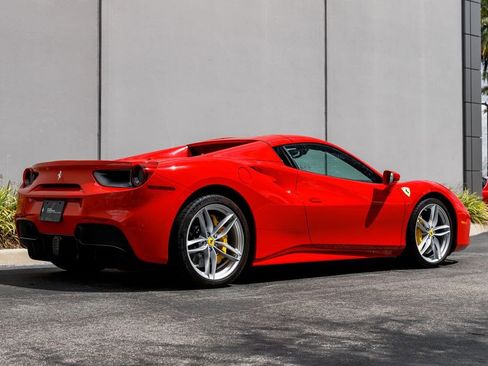 Used 2018 Ferrari 488 Spider image 39