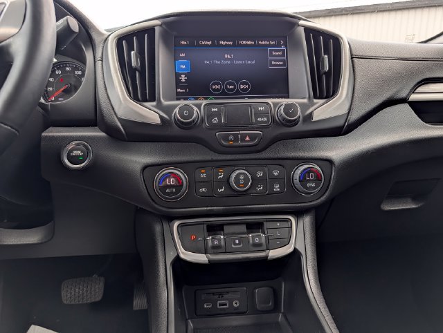 Used 2023 GMC Terrain SLT w/ Infotainment Package II AWD/4WD image 18