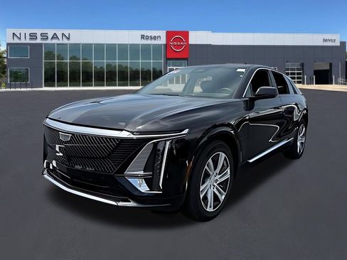 Used 2024 Cadillac Lyriq Tech w/ LPO, Floor Liner Package RWD image 6