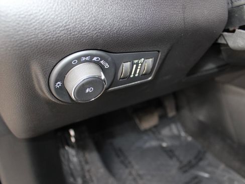Used 2025 Jeep Compass Trailhawk AWD/4WD image 12