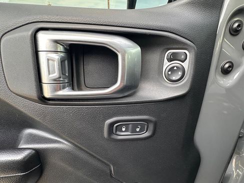 Used 2019 Jeep Wrangler Sport S image 14