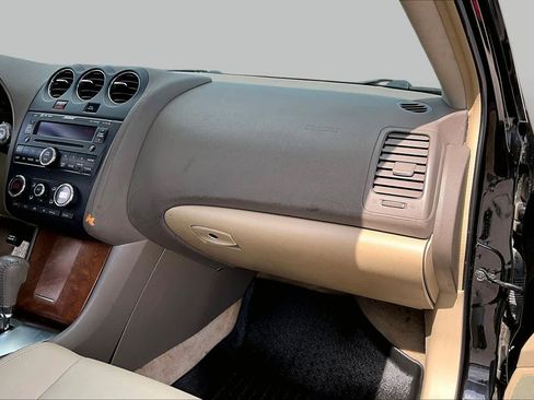 Used 2008 Nissan Altima 3.5 SE w/ Premium Pkg FWD image 18