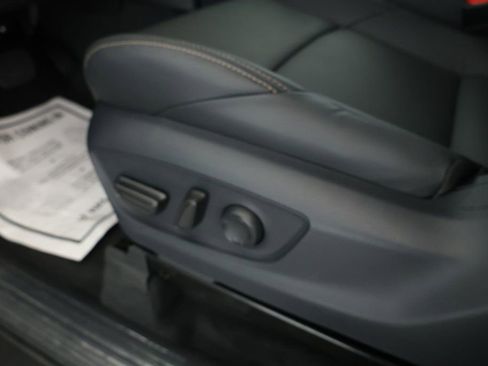 Used 2025 Toyota Tacoma Limited image 10