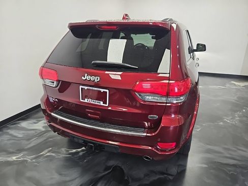 Used 2019 Jeep Grand Cherokee Overland AWD/4WD image 6