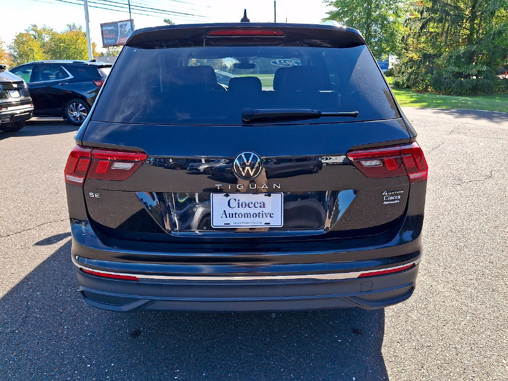 Used 2023 Volkswagen Tiguan SE AWD/4WD image 8