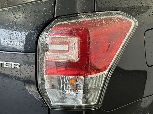 Used 2018 Subaru Forester 2.5i Touring w/ Popular Package #3B image 29