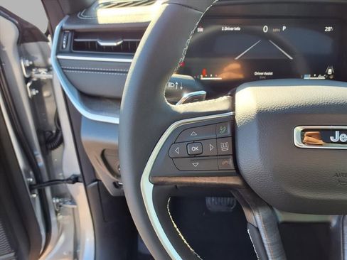 New 2025 Jeep Grand Cherokee Limited image 10