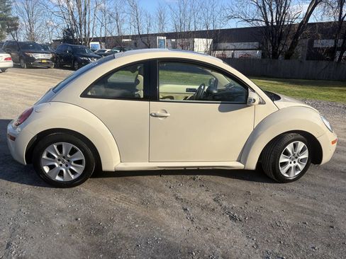 Used 2008 Volkswagen Beetle S image 8