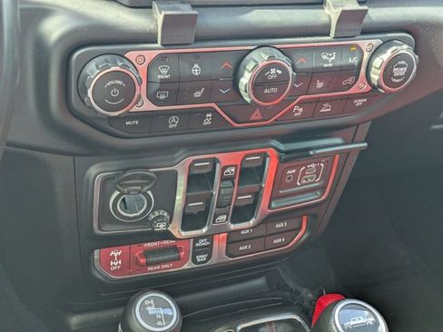 Used 2021 Jeep Gladiator Rubicon AWD/4WD image 19