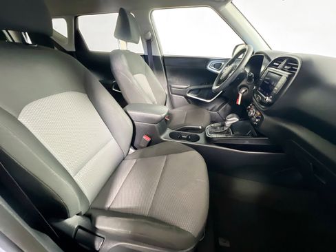 Used 2024 Kia Soul LX FWD image 29
