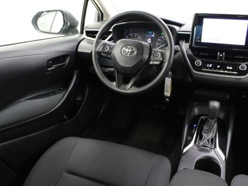 Used 2025 Toyota Corolla LE FWD image 27