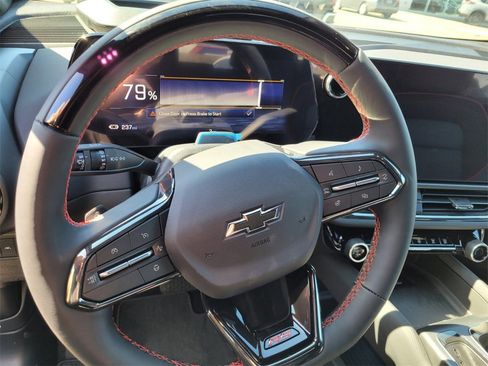 New 2025 Chevrolet Equinox EV RS image 20