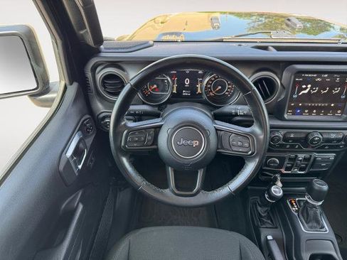Used 2022 Jeep Gladiator Sport AWD/4WD image 12