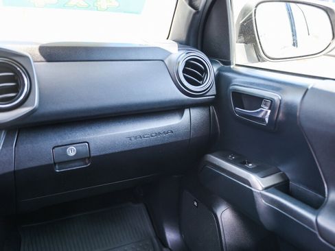 Certified 2019 Toyota Tacoma TRD Sport w/ TRD Premium Sport Package AWD/4WD image 6