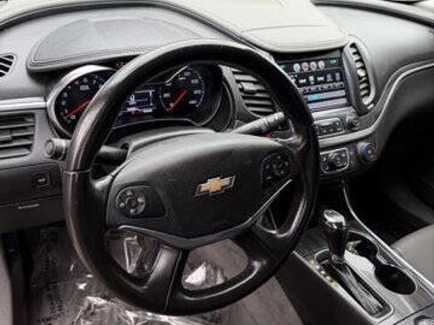 Used 2017 Chevrolet Impala LT image 12