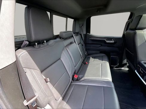 Used 2023 GMC Sierra 1500 SLT AWD/4WD image 27