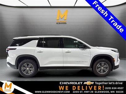 Used 2025 Chevrolet Traverse LT