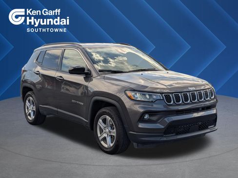 Used 2024 Jeep Compass Latitude AWD/4WD image 1