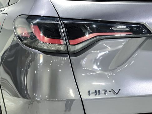 Used 2023 Honda HR-V EX-L image 12