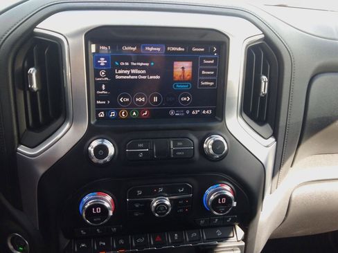 Used 2021 GMC Sierra 1500 SLT w/ SLT Premium Plus Package image 21