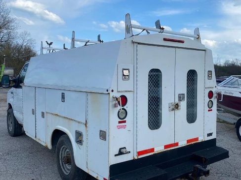 Used 2012 Ford E-350 and Econoline 350 Super Duty w/ Interior Upgrade Pkg image 4