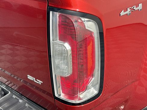 Used 2016 GMC Canyon SLT image 32