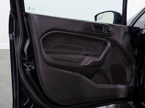 Used 2018 Ford Fiesta SE image 4