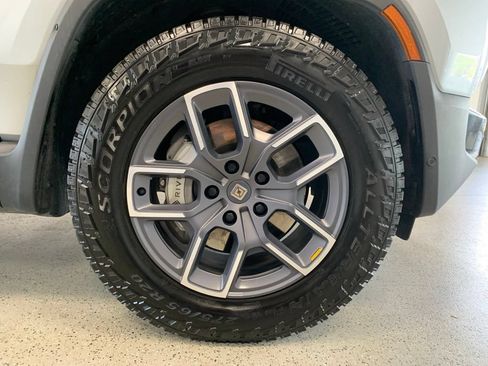 Used 2024 Rivian R1T Adventure Dual AWD/4WD image 5