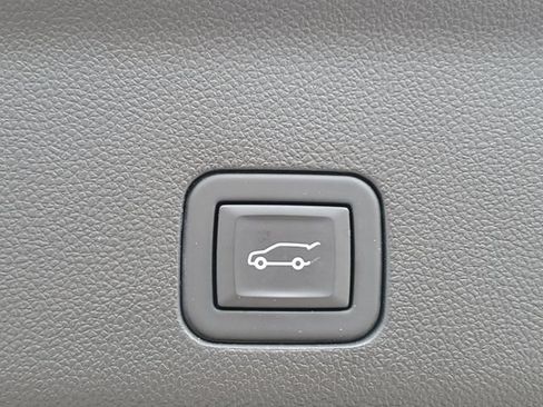 Used 2023 Chevrolet Tahoe LT w/ LT Signature Package AWD/4WD image 33