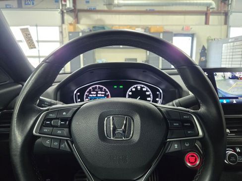 Used 2019 Honda Accord Sport image 32