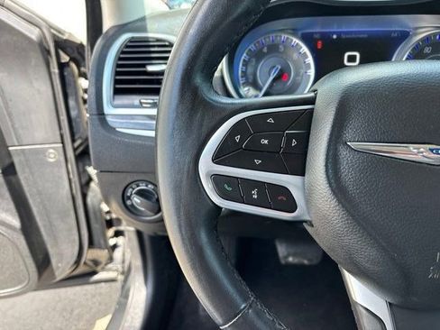 Used 2021 Chrysler 300 Touring w/ Sport Appearance Package RWD image 17