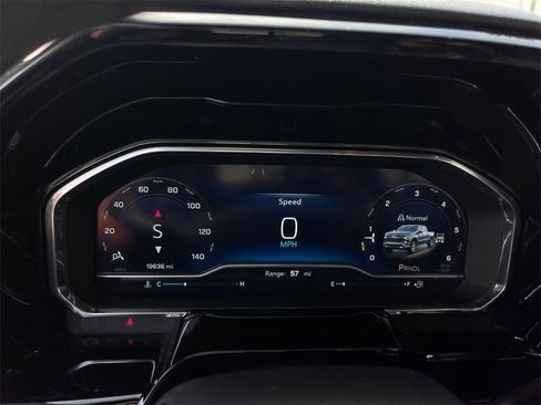 Used 2024 Chevrolet Silverado 1500 LT image 11