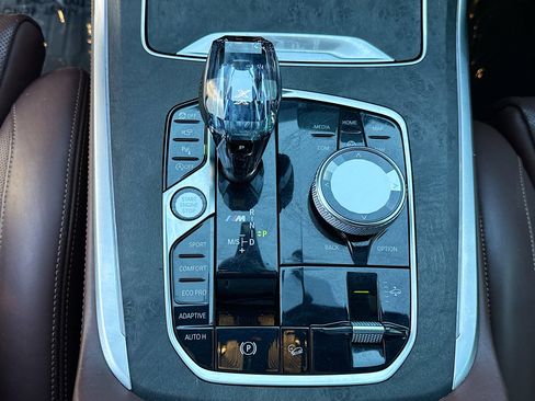 Used 2020 BMW X7 M50i image 32